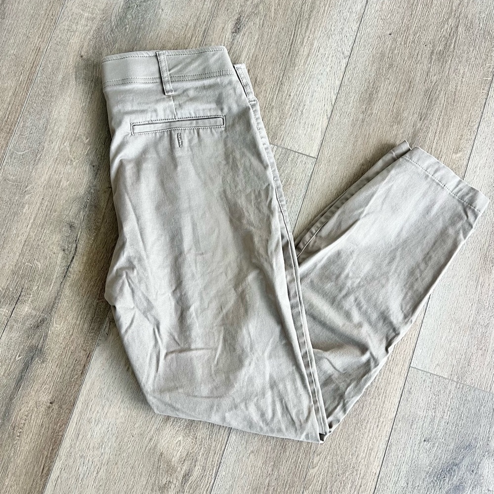 Lee Men's Chino Pants in Light Beige
